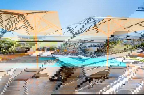 Foto 17 - Oceanside Vacation Villa With Hotel Amenities v10