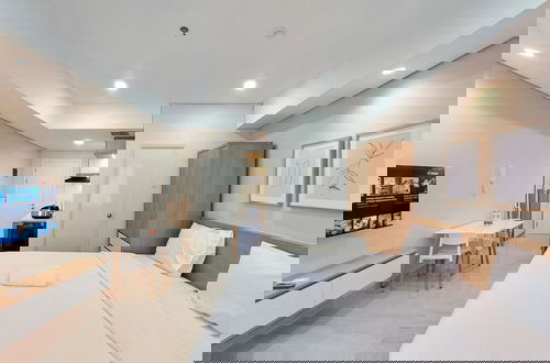 Foto 4 - Good Deal and Strategic Studio at Podomoro City Deli Medan Apartment