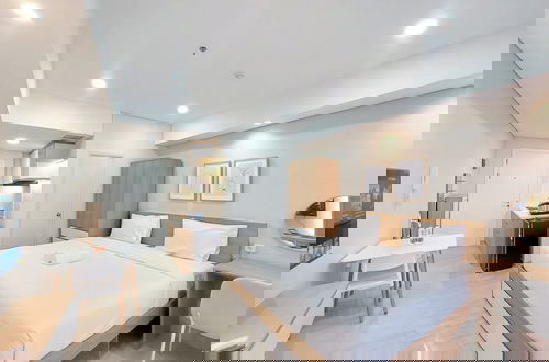 Foto 2 - Good Deal and Strategic Studio at Podomoro City Deli Medan Apartment