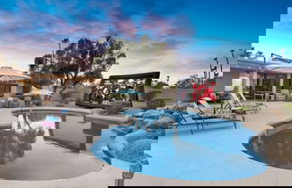 Photo 1 - Stunning Vacation Dream Home W/backyard Paradise!