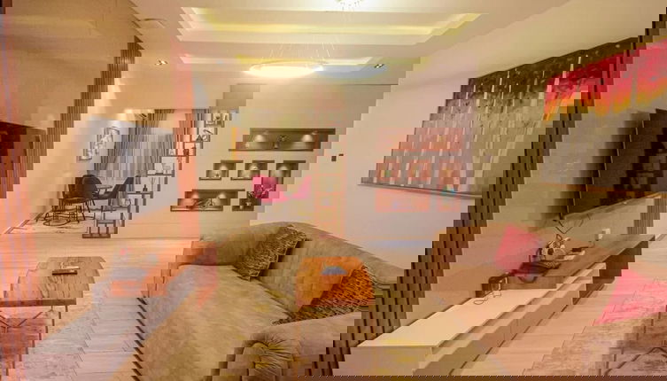 Foto 1 - Benin City Blissful Apartment - Cozy 2BR Retreat