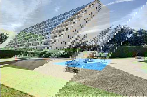 Foto 28 - Beautiful Apartment In Residential Complex