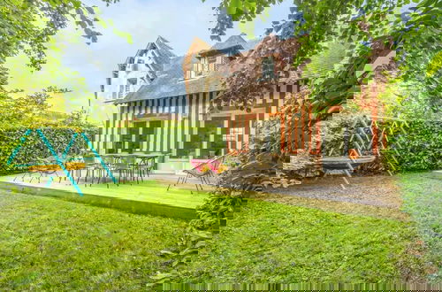 Photo 14 - Charming House With Garden in Residence With Pool