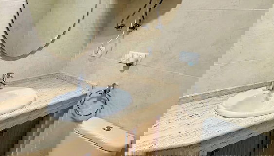 Badezimmerausstattung