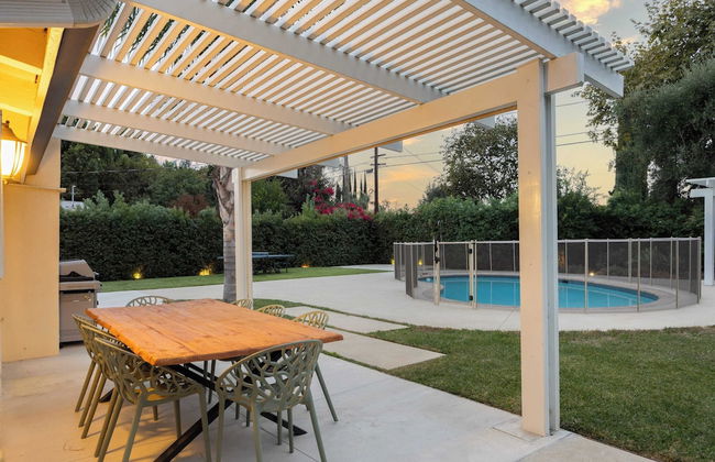 West Valley by Avantstay Large Yard w/ Pool! - Photo 4