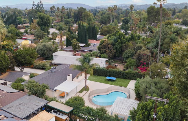 West Valley by Avantstay Large Yard w/ Pool! - Photo 40