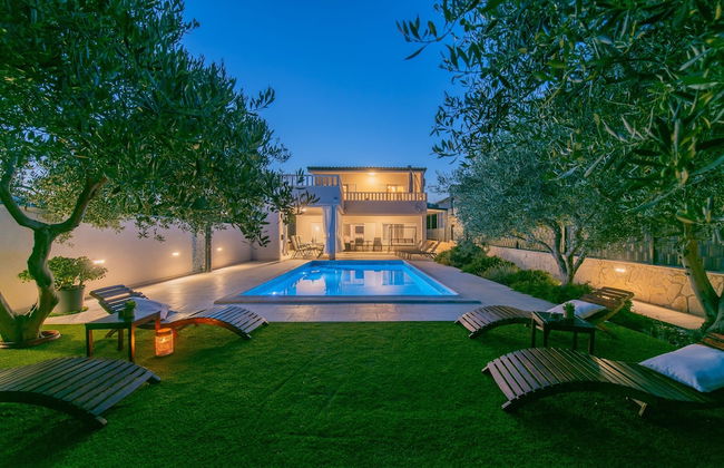 Beachfront villa Mihovil w. beach access - Foto 47