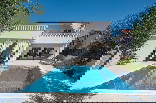 Photo 30 - Beachfront villa Mihovil w. beach access