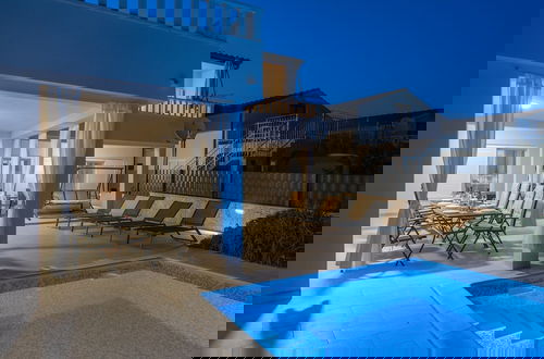 Photo 34 - Beachfront villa Mihovil w. beach access