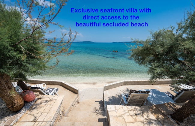 Beachfront villa Mihovil w. beach access - Foto 1
