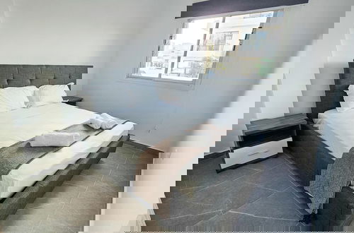 Photo 4 - La Magenta Apartments