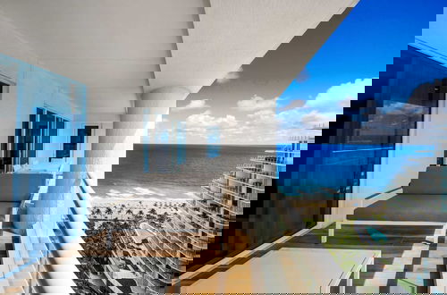 Foto 3 - Beachfront Condo With Spacious Balcony