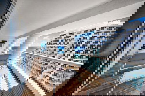 Foto 49 - Beachfront Condo With Spacious Balcony
