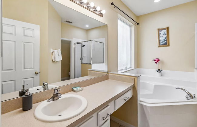 7/6.5 Beautiful Vacation Home With Private Pool, and Much More!! - Foto 79