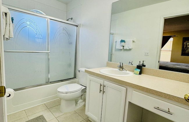 7/6.5 Beautiful Vacation Home With Private Pool, and Much More!! - Foto 18