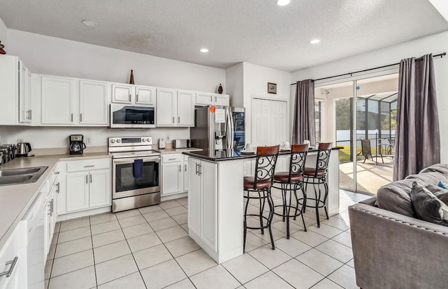 7/6.5 Beautiful Vacation Home With Private Pool, and Much More!! - Foto 70
