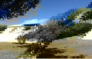 Foto 1 - Oceanfront Oasis: Elegant Estate With Spectacular Views