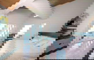 Foto 3 - Ocean Vista: Contemporary Villa With Panoramic Views