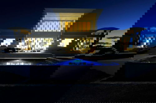 Foto 1 - Ocean Vista: Contemporary Villa With Panoramic Views
