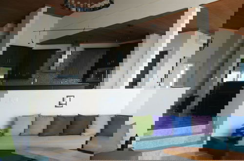 Foto 11 - Ocean Vista: Contemporary Villa With Panoramic Views