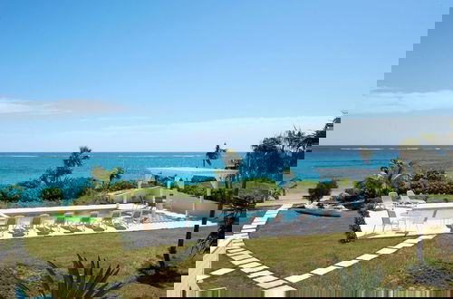 Foto 16 - Seaside Sanctuary: Private Estate With Heated Pool