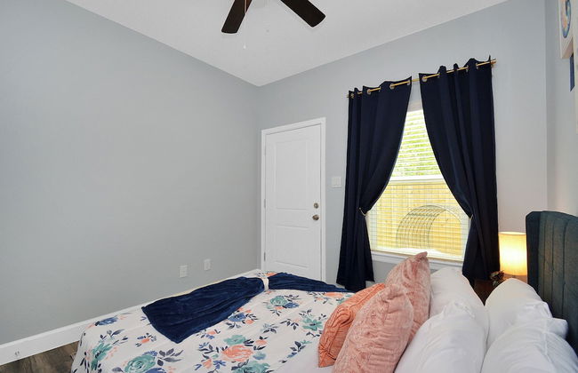 Cozy Retreat Near NRG Stadium, Free parking, Wi Fi - Foto 13