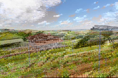 Foto 1 - Panorama Villa Nestled Among the Vineyards Langhe