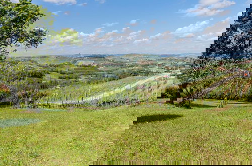 Foto 45 - Panorama Villa Nestled Among the Vineyards Langhe