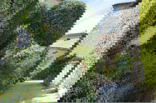 Foto 23 - Pretty Stone House With Terrace and Garden, Lussan