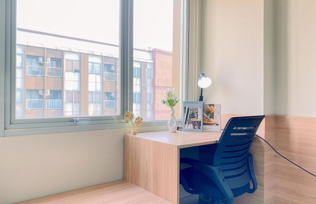 Cozy Living Studio at LRT City Jatibening Apartment - Photo 13