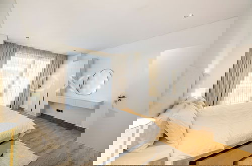 Photo 3 - Modern Living 1BR Heart of Citywalk B12