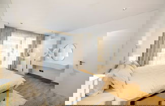 Photo 3 - Modern Living 1BR Heart of Citywalk B12