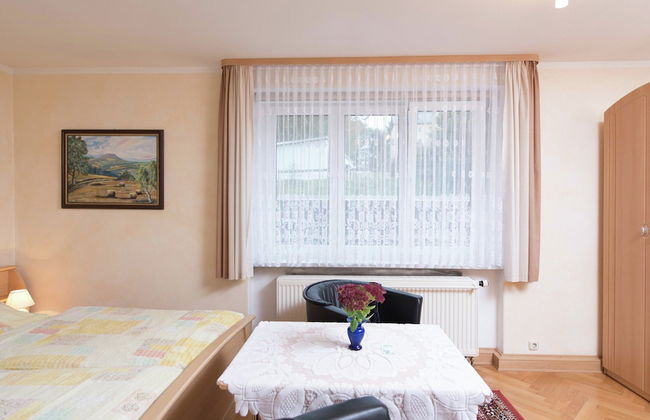 Holiday Homes for two People, With a Swimming Pool, in the Ore Mountains - Foto 8