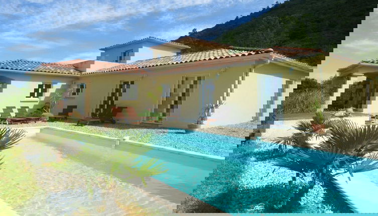 Foto 1 - Mesmerising Villa in Les Vans With Private Pool