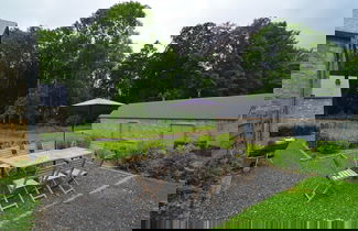 Foto 1 - Gite With Swimming Pool Situated in Wonderful Castle Grounds in Gesves