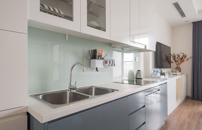 Vinhomes Green Bay Luxury Apartment - Photo 7
