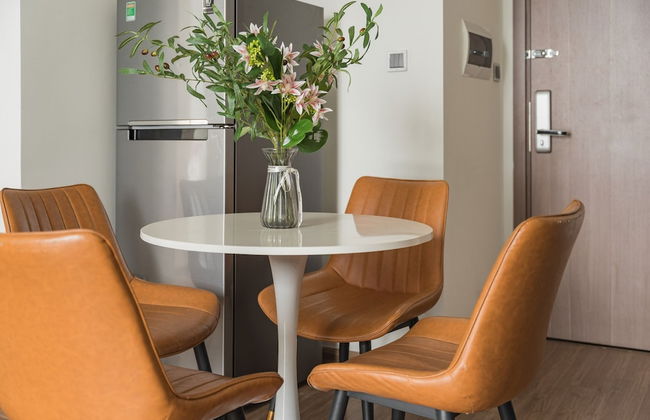 Vinhomes Green Bay Luxury Apartment - Photo 16