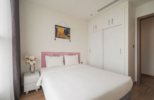 Vinhomes Green Bay Luxury Apartment - Photo 2