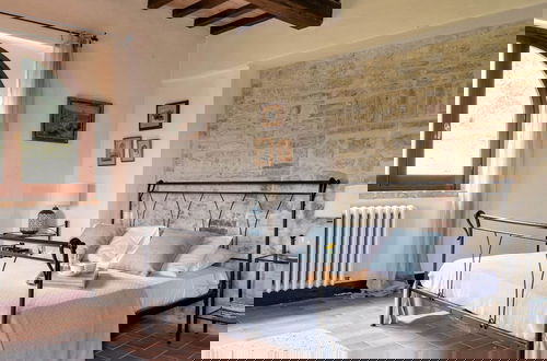 Photo 2 - Beautiful Villa in San Giovanni del Pantano With Pool