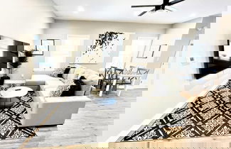 Foto 1 - The Loft at Park Place - 3rd Floor Walk up King and Queen Beds Fast Wifi and Free Coffee