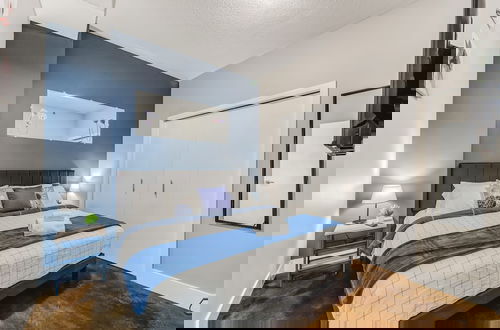 Foto 3 - Luxury Condo Steps From Stampede Park