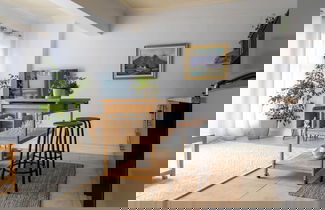 Foto 3 - Cozy Corner Apartment