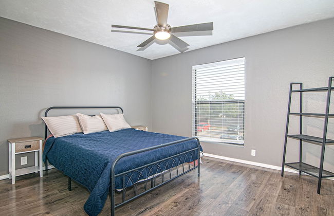 Midland Condo With Pool - Foto 8