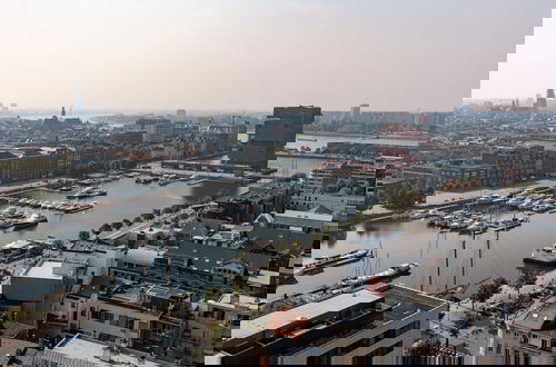 Foto 4 - Modern Antwerp Apartment With City Views 2 Bedrooms