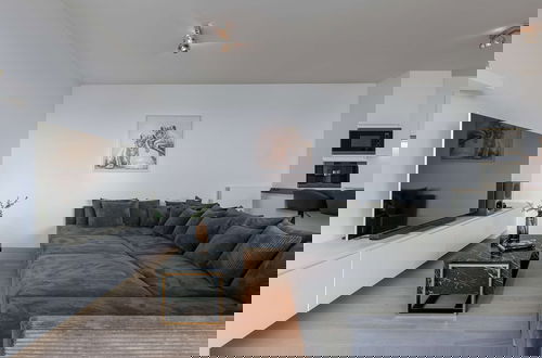 Foto 12 - Modern Antwerp Apartment With City Views 2 Bedrooms