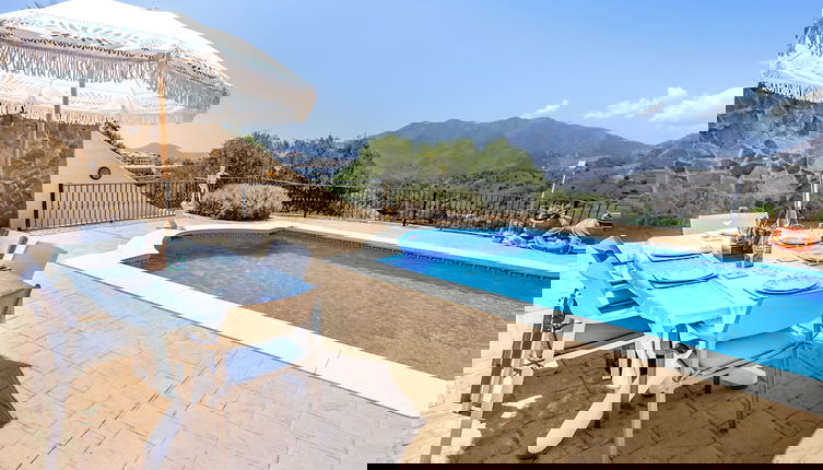 Foto 1 - Stunning Golf Villa With Pool and Stunning Views