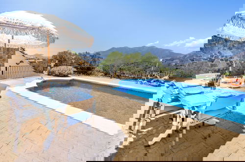 Foto 1 - Stunning Golf Villa With Pool and Stunning Views