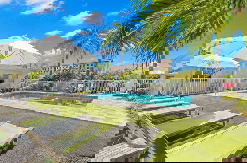 Foto 12 - Stunning 2BR Suite, Just Steps to the Beach