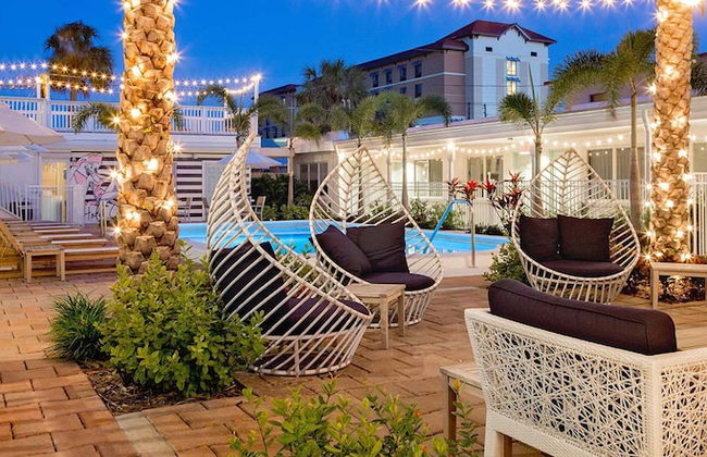 New! Modern King Suite Steps to the Beach! - Foto 15