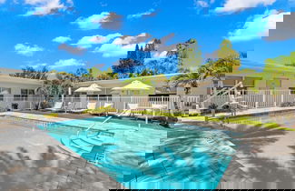Foto 3 - Stunning 2BR Suite, Just Steps to the Beach